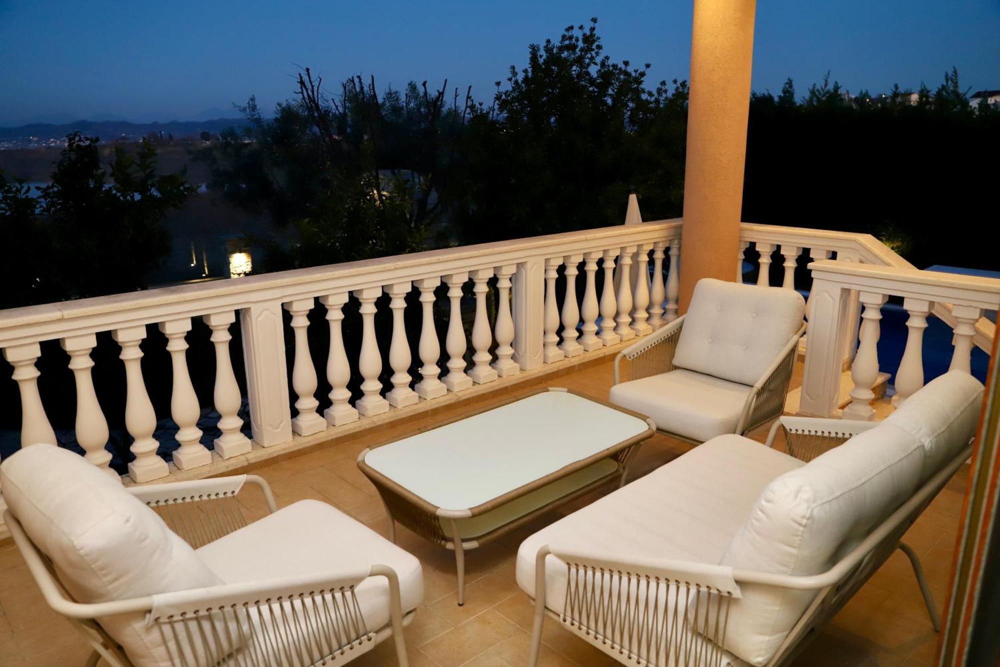 Green Villa With Private Pool Dıraç Dış mekan fotoğraf