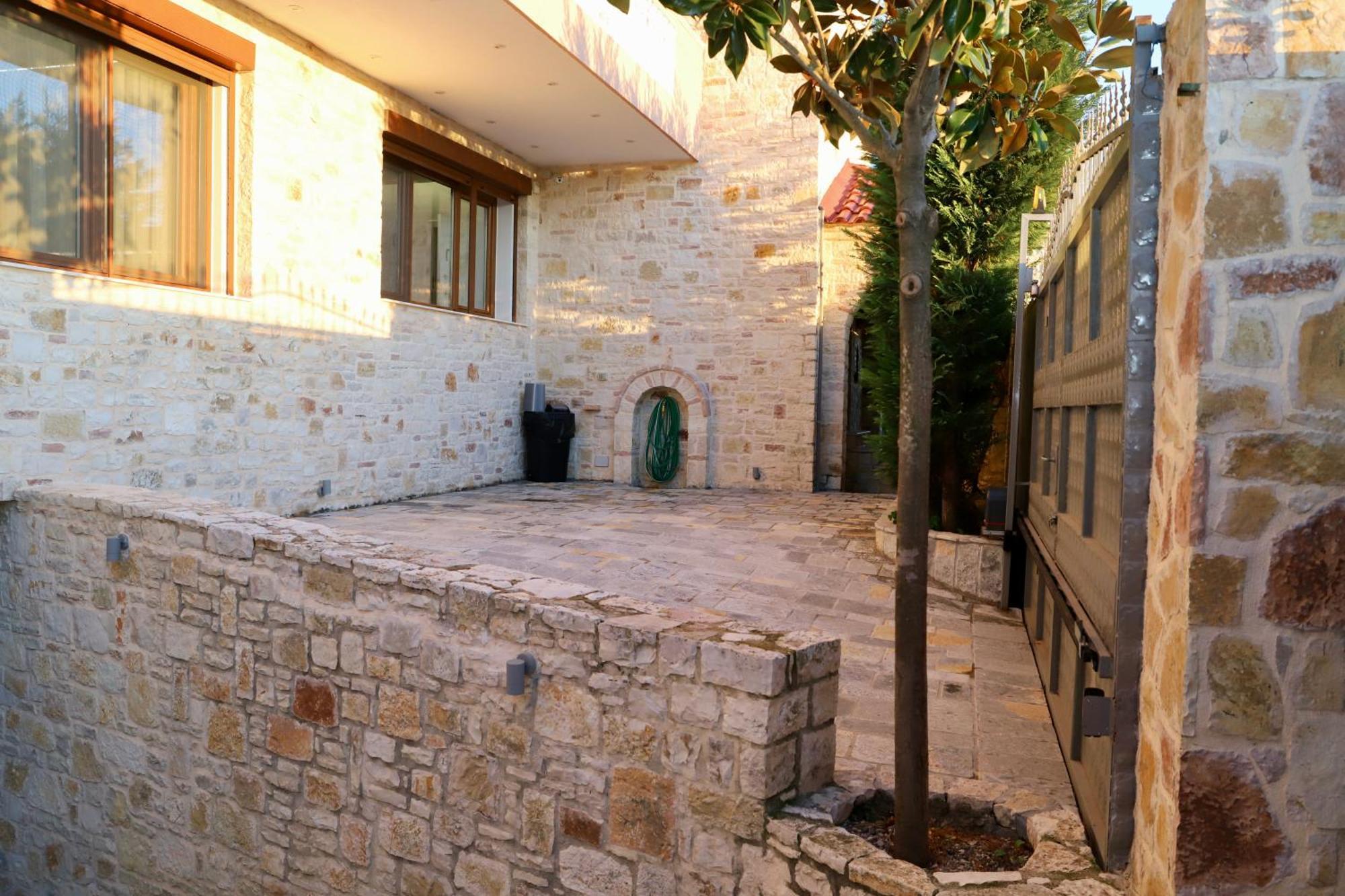 Green Villa With Private Pool Dıraç Dış mekan fotoğraf